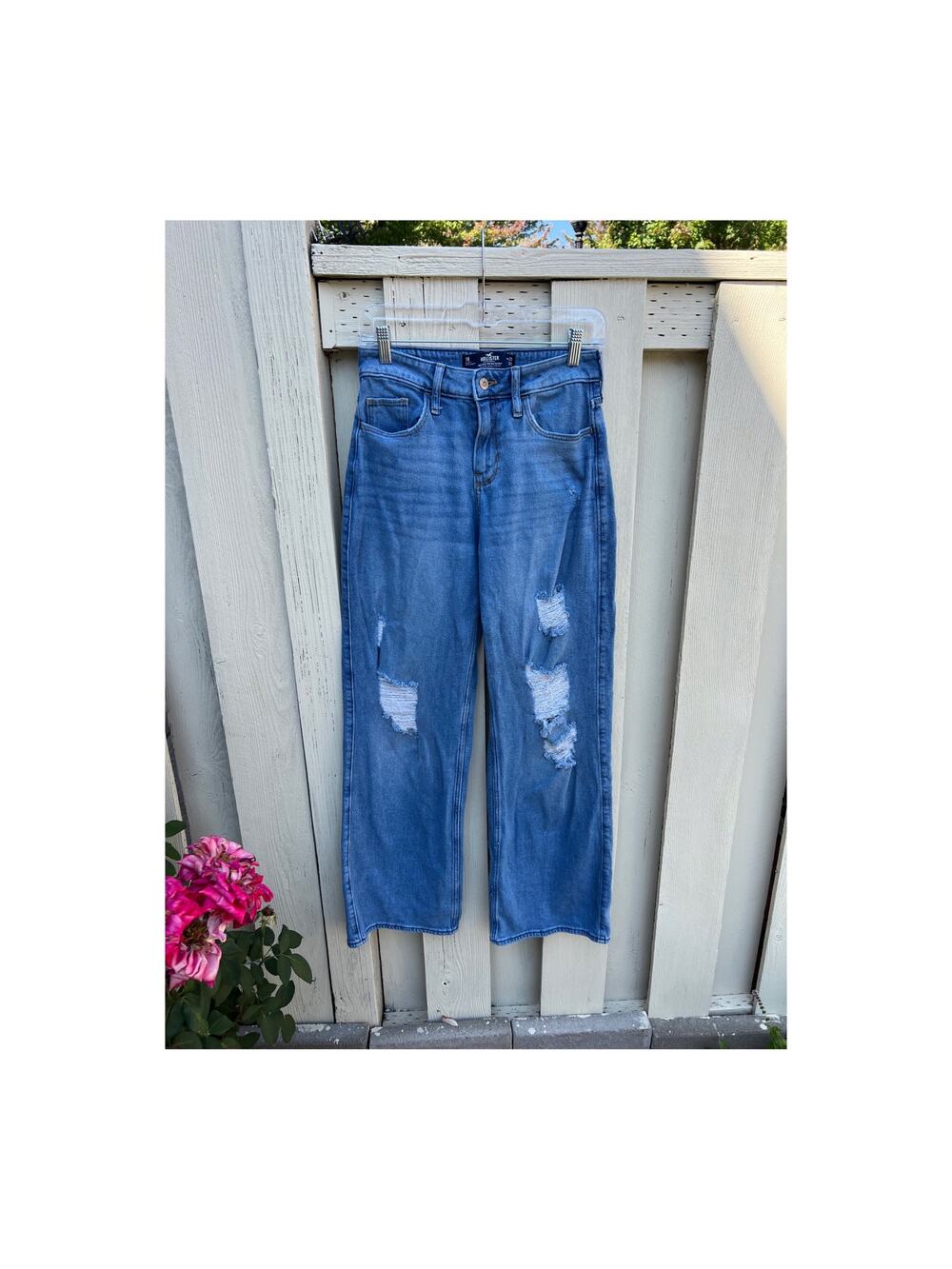HOLLISTER High-Rise Vintage Baggy Distressed Jeans Size 1